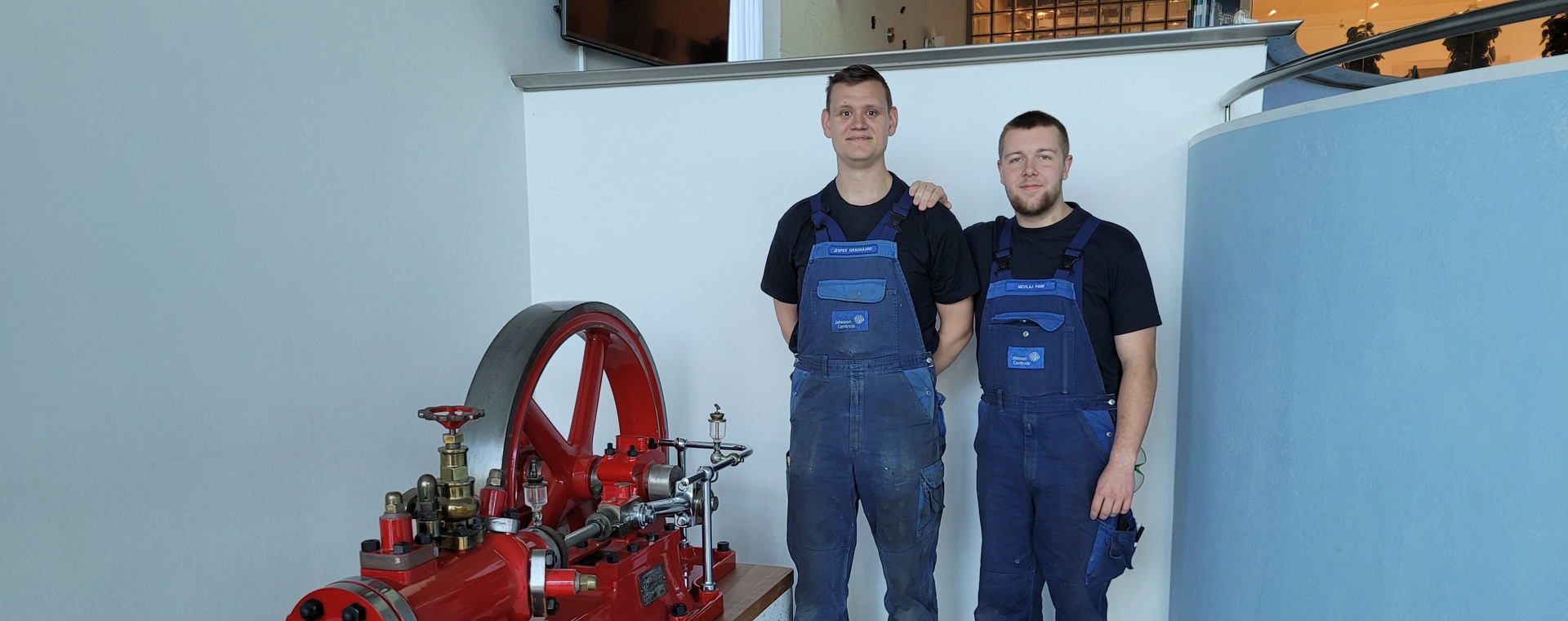 Johnson Control To Lærlinge Til Finland